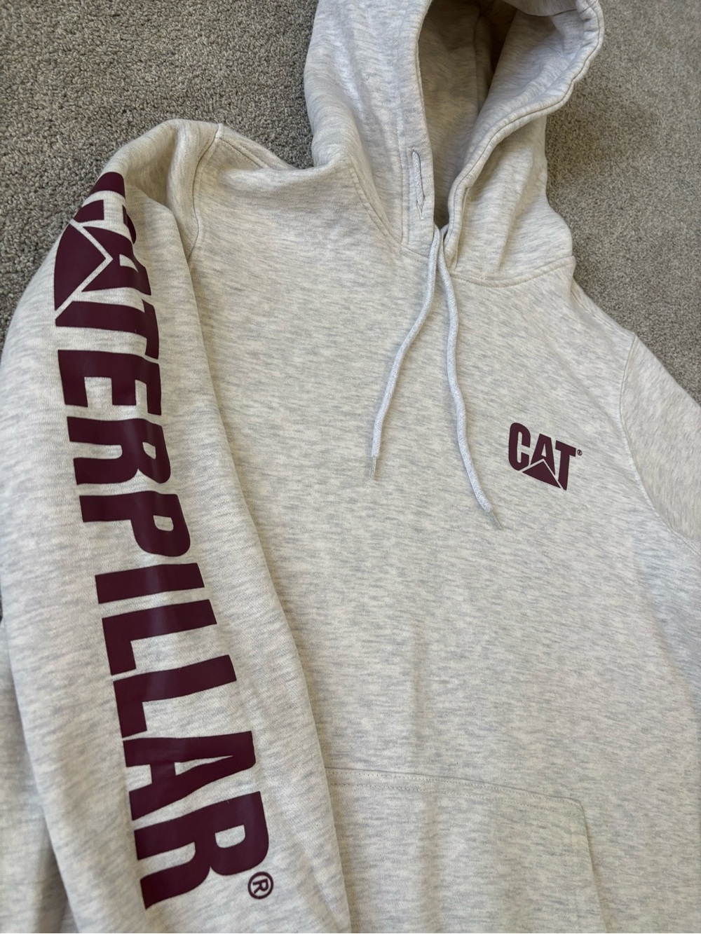LIKE NEW Caterpillar Light Gray Sweatshirt with Maroon Logo, Women’s Medium - Picture 2 of 4